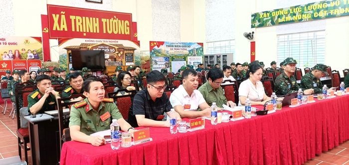 Các đại biểu dự lễ bế mạc.