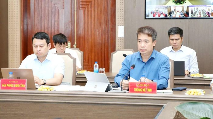 Lãnh đạo Thống kê tỉnh báo cáo sơ bộ kết quả tăng trưởng kinh tế 7 tháng đầu năm 2026.