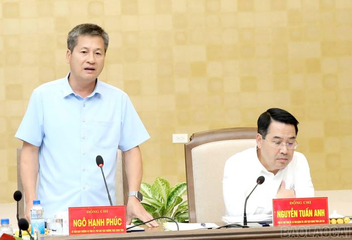 Đồng chí Ngô Hạnh Phúc - Phó Chủ tịch Thường trực UBND tỉnh đề nghị các sở, ngành, địa phương bám sát kịch bản tăng trưởng, đẩy nhanh giải ngân vốn đầu tư công và thu ngân sách nhà nước.