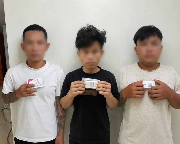 Kết quả kiểm tra nhanh đối với 38 người liên quan cho thấy đều dương tính với chất ma túy