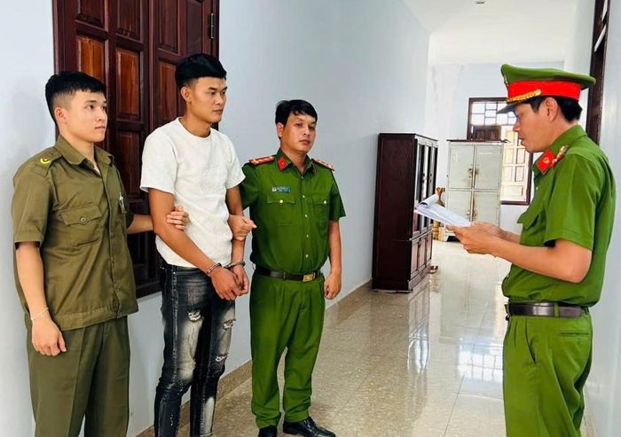 Cơ quan Cảnh sát điều tra Công an tỉnh Lâm Đồng đã thi hành lệnh bắt bị can đối với Trần Đức Nhật (SN 1997), trú tại thôn 2, xã Tánh Linh, tỉnh Lâm Đồng để điều tra về hành vi “Cố ý gây thương tích” và “Sử dụng vũ khí quân dụng