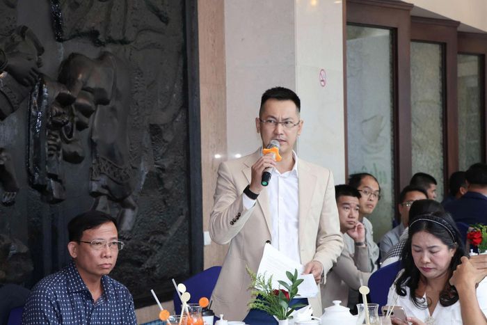 Ông Huỳnh Ngọc Tú, Phó Giám đốc Trung tâm Xúc tiến Đầu tư, Thương mại và Du lịch tỉnh Lâm Đồng phát biểu tại chương trình