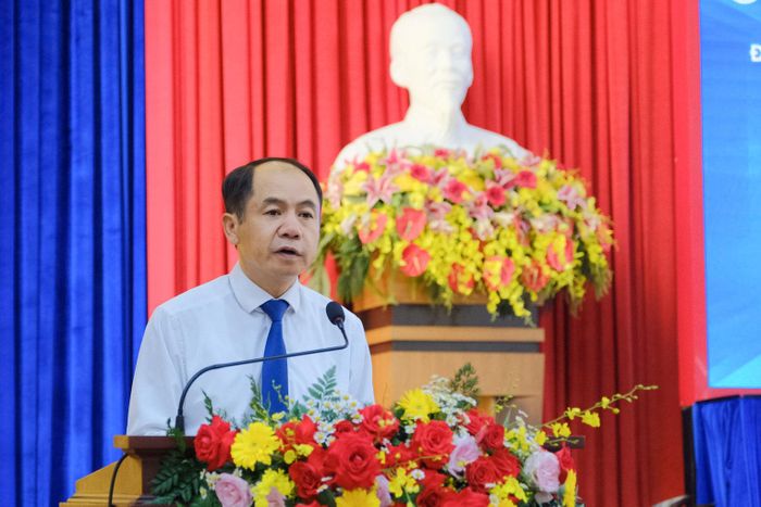 Đồng chí Trần Đức Nam, Phó Bí thư Đảng ủy phường Xuân Hương - Đà Lạt phát biểu tại buổi lễ