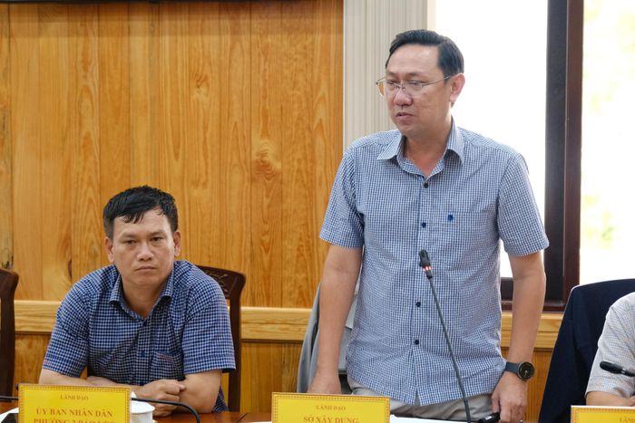 Phó Giám đốc Sở Xây dựng Bùi Trường Sơn phát biểu tại buổi làm việc