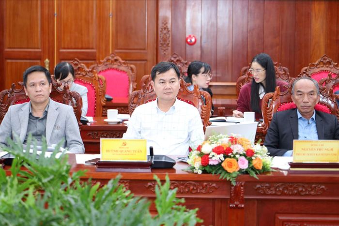 Lãnh đạo các sở, ngành, thành viên Ban Chỉ đạo dự hội nghị