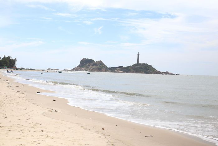 Hải đăng Kê Gà là địa điểm du lịch nổi tiếng ở phía đông Lâm Đồng