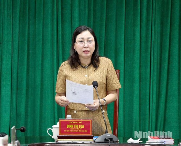 Đồng chí Đinh Thị Lụa, Phó Bí thư Tỉnh ủy, Chủ tịch Ủy ban MTTQ Việt Nam tỉnh phát biểu kết luận hội nghị.
