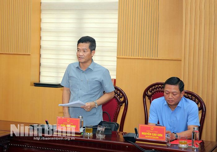 Đồng chí Trần Anh Dũng, Ủy viên Ban Thường vụ Tỉnh ủy, Phó Chủ tịch UBND phát biểu tại hội nghị.
