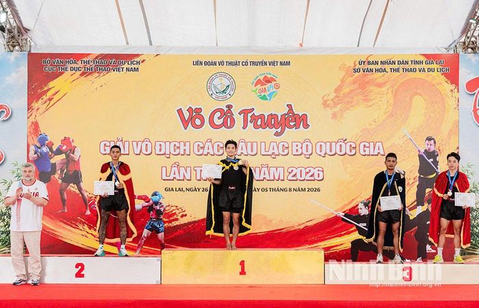 Vận động viên Hoàng Phúc Thuận nhận Huy chương Vàng nội dung đối kháng, hạng cân 54kg nam.