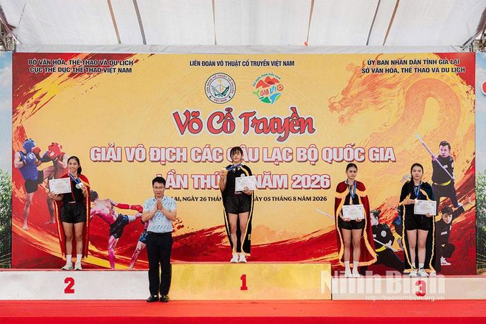 Vận động viên Trần Minh Anh nhận Huy chương Vàng nội dung đối kháng, hạng cân 54kg nữ.