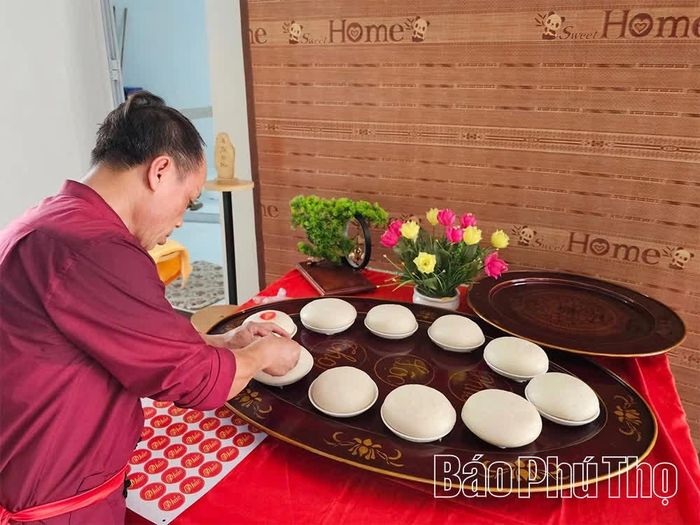 Bánh giầy sau khi hoàn thiện, mang nét đặc trưng văn hóa ẩm thực của người dân Thượng Long.