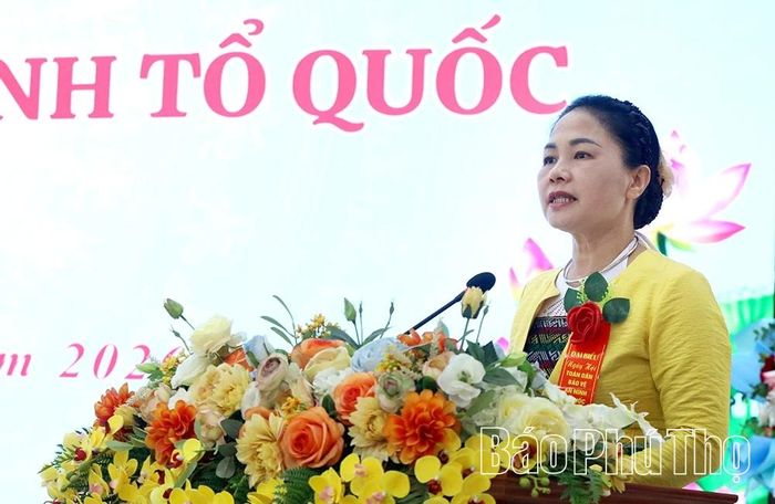 Đồng chí Bùi Thị Nhâm - Bí thư Đảng ủy, Chủ tịch HĐND phường Tân Hòa phát biểu tại ngày hội.