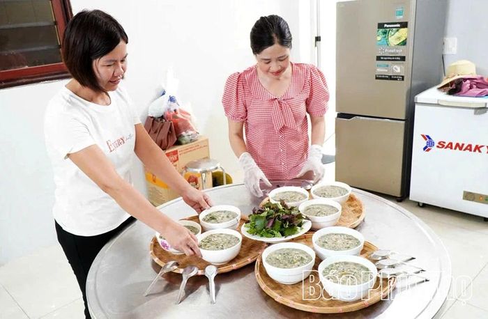 Xáo chuối là món ăn chính không thể thiếu ở các đám cưới, đám hỏi, tiệc ở thôn Quỳnh Lâm 3.