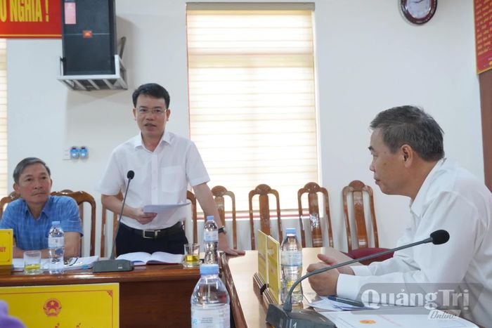 Đại diện lãnh đạo Đảng ủy xã Lệ Thủy phát biểu tại buổi làm việc - Ảnh: H.L
