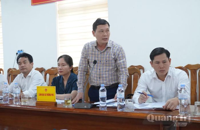 Đại diện lãnh đạo UBND xã Trường Phú báo cáo tại buổi làm việc - Ảnh: H.L