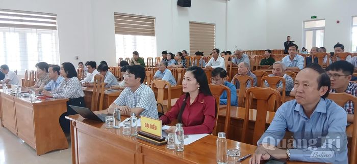Đại biểu tham dự buổi tiếp xúc cử tri tại phường Đồng Thuận - Ảnh: H.Đ