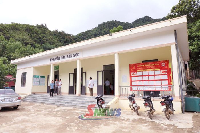 Nhà văn hóa bản Sọc, xã Mường Bang được đầu tư sửa chữa, nâng cấp.