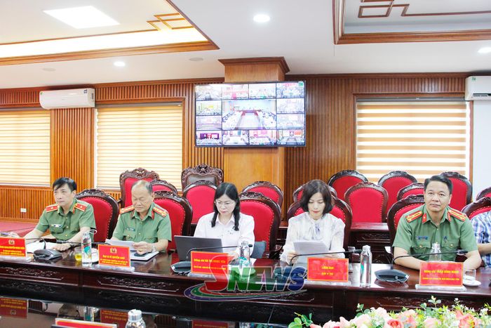 Đại biểu dự phiên họp tại điểm cầu tỉnh ta.
