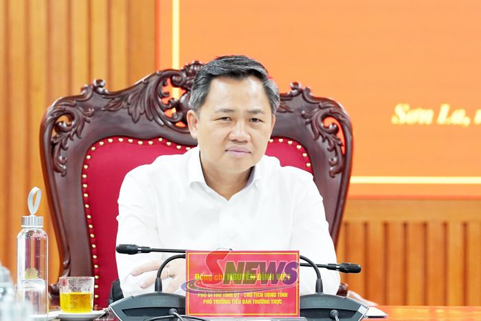 Đồng chí Chủ tịch UBND tỉnh chủ trì dự phiên họp tại điểm cầu tỉnh ta.