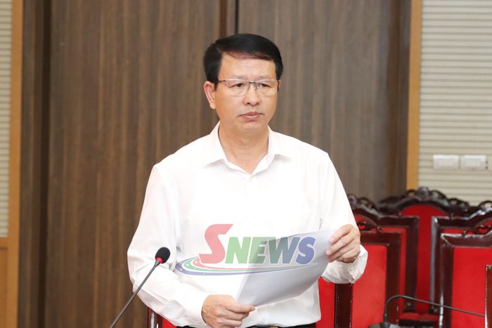 Lãnh đạo Sở Giáo dục và Đào tạo phát biểu tại hội nghị.