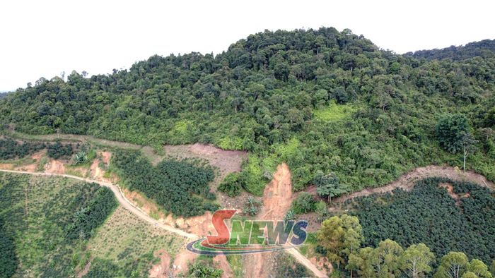 Khu vực xuất hiện hiện vết nứt, trượt sạt đất đá tại bản Lẩy, xã Muổi Nọi.
