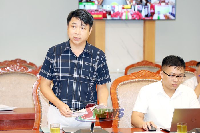 Đại diện Sở Xây dựng phát biểu tại cuộc họp.