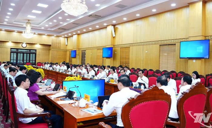 Quang cảnh buổi làm việc.