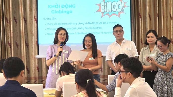 Học viên trình bày kết quả thảo luận tại khóa tập huấn do Hiệp hội Doanh nghiệp thành phố Huế phối hợp tổ chức.