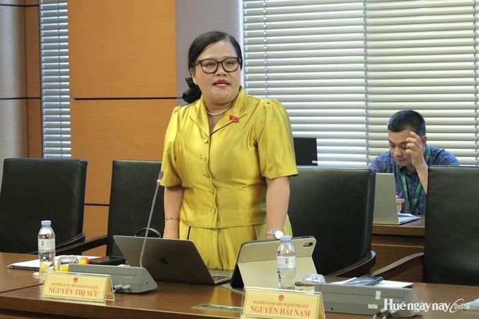 Đại biểu Nguyễn Thị Sửu, Phó Trưởng đoàn ĐBQH chuyên trách thành phố phát biểu tại phiên thảo luận. Ảnh: Đoàn ĐBQH thành phố cung cấp 