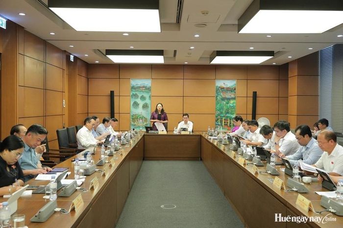 Toàn cảnh phiên thảo luận ở tổ 4 vào chiều 6/8. Ảnh: Đoàn ĐBQH thành phố cung cấp