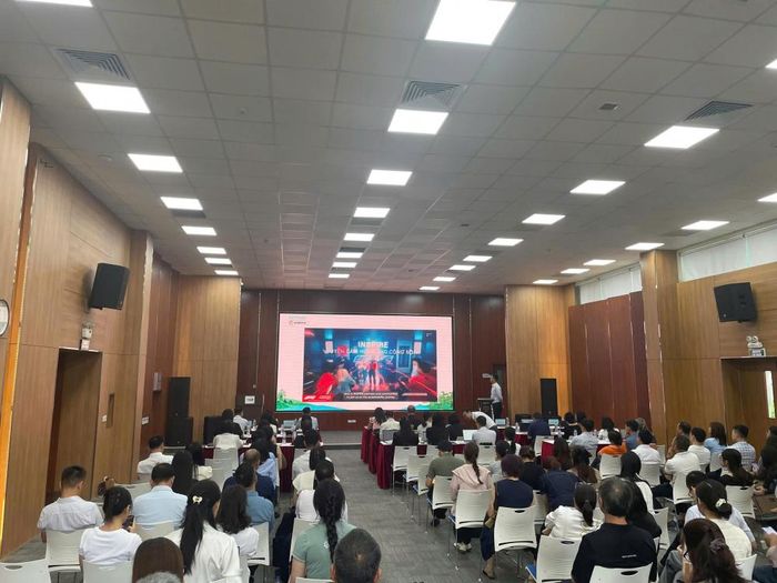 Khách mời tham dự hội thảo