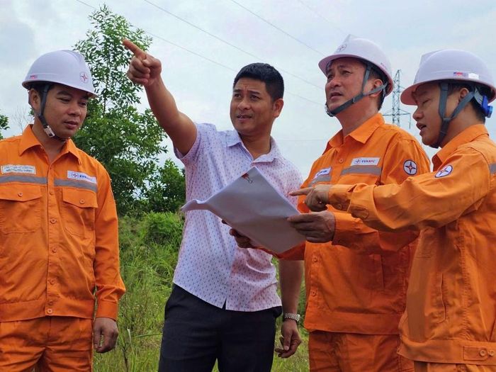 Khi phát hiện những dấu hiệu bất thường, người dân cần nhanh chóng thông báo cho ngành Điện