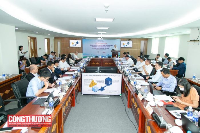 Hội nghị bàn tròn "Sử dụng hiệu quả công cụ phòng vệ thương mại trong phát triển ngành công nghiệp và công nghiệp hóa chất bền vững" thu hút sự quan tâm, tham dự của đại diện các Bộ, ban, ngành, địa phương, doanh nghiệp.