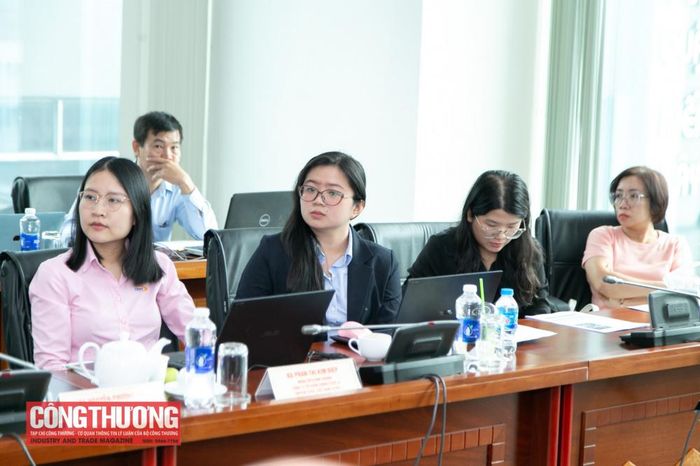 Doanh nghiệp cần chủ động xây dựng hệ thống kế toán, thống kê và quản trị dữ liệu; lưu trữ đầy đủ các thông tin về chi phí sản xuất, giá thành, công suất, tồn kho, thị phần, việc làm và lợi nhuận để sẵn sàng phục vụ quá trình điều tra khi cần thiết