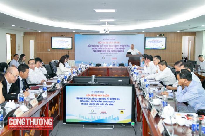 Phó Cục trưởng Cục Hóa chất khẳng định công cụ phòng vệ thương mại là 'lá chắn' pháp lý giúp ngành hóa chất duy trì cạnh tranh lành mạnh trước áp lực toàn cầu.