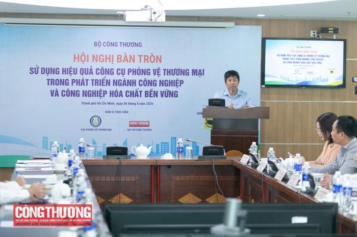 Phó Cục trưởng Chu Thắng Trung nhấn mạnh, phòng vệ thương mại không phải là bảo hộ mà nhằm ngăn chặn cạnh tranh không công bằng, qua đó giúp doanh nghiệp nâng cao năng lực và tăng cường liên kết chuỗi giá trị.