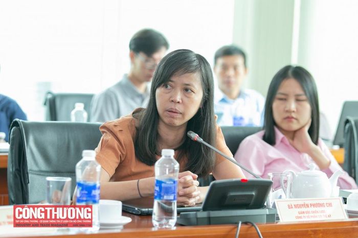 Bà Nguyễn Phương Chi - Giám đốc Chiến lược Công ty Cổ phần Sợi Thế Kỷ phát biểu tại Hội nghị.