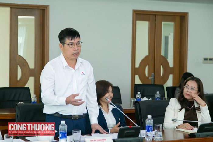 Ông Bùi Thanh Cảnh - Phó Tổng giám đốc Công ty TNHH MTV Thép Miền Nam - VNSTEEL phát biểu tại Hội nghị.