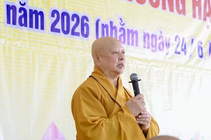 Hòa thượng Thích Lệ Trang sách tấn đến hành giả an cư