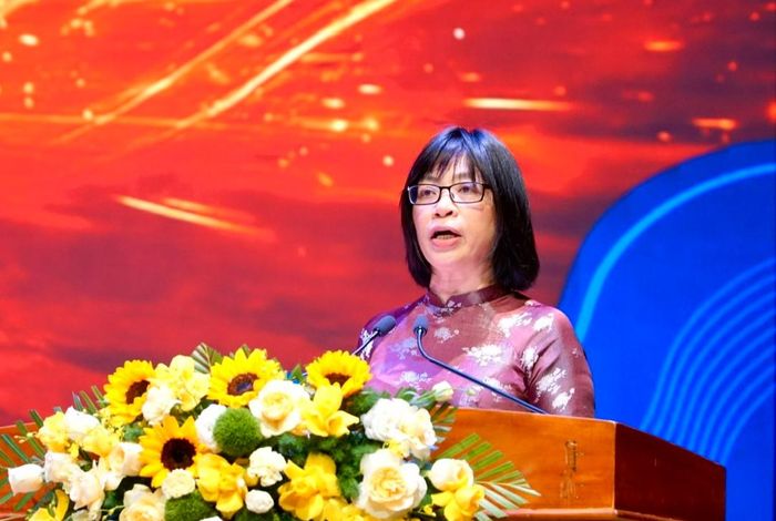 Bà Nguyễn Thị Thanh Lịch - Phó chủ tịch UBND tỉnh phát biểu tại lễ bế mạc.