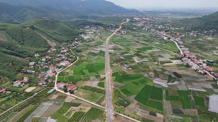 Dự án xây dựng tuyến đường tỉnh (ĐT) 293 kéo dài có điểm đầu là Km 0+00 tại nút giao QL37 với ĐT 293, thuộc xã Bắc Lũng, tỉnh Bắc Ninh; điểm cuối Km8+701,26 giao với ĐT 293 (Km 30+165 - ĐT 293) tại khu vực chợ Quỷnh thuộc địa phận xã Nghĩa Phương, tỉnh Bắc Ninh. Tổng chiều dài toàn tuyến (cả cầu) là 8,701 km.