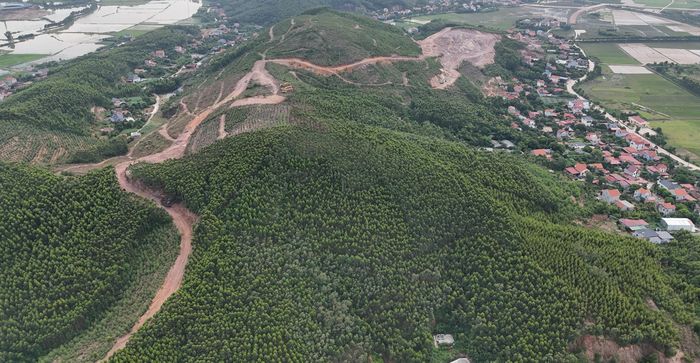 Các điểm khai thác này đang phục vụ nhu cầu san lấp sân bay Gia Bình. 