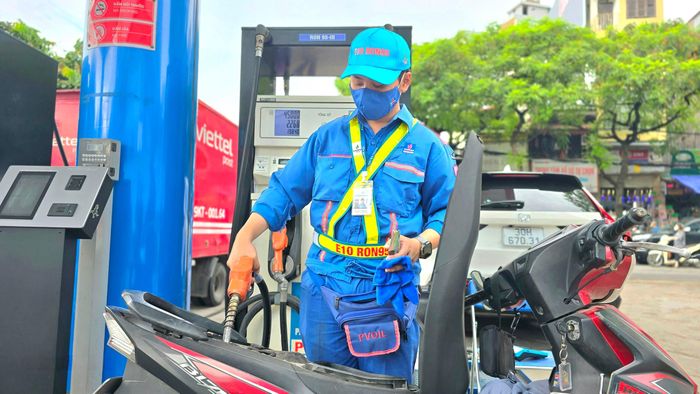 Xăng E10 được triển khai trên toàn quốc từ 1/6/2026 (Ảnh: Hồng Hạnh).