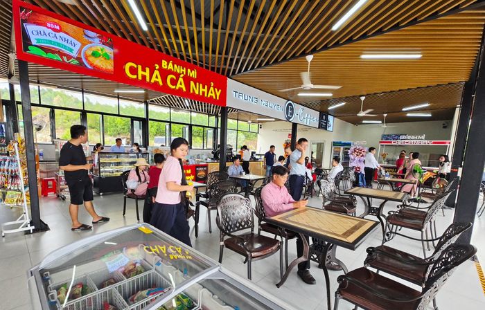 Không gian nghỉ ngơi thoáng đãng, sạch sẽ.