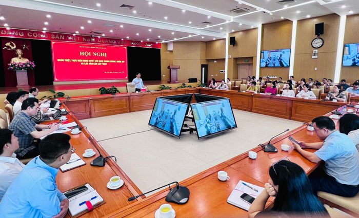 Toàn cảnh hội nghị.