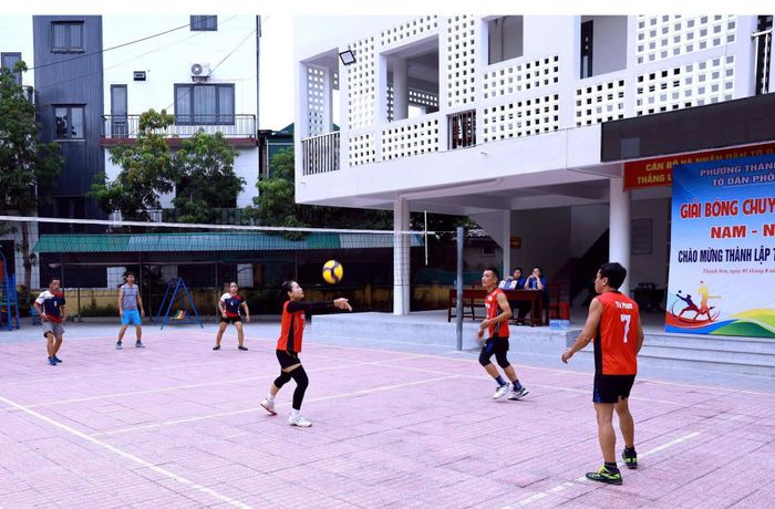 Nhiều hoạt động văn hóa, thể thao thường xuyên được tổ chức tại nhà văn hóa khối phố.