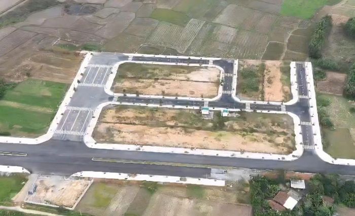 Theo đánh giá của Sở Xây dựng Quảng Ngãi, tiến độ triển khai các hạng mục liên quan đến công tác lập, phê duyệt quy hoạch và triển khai bồi thường, GPMB, tái định cư còn quá chậm.