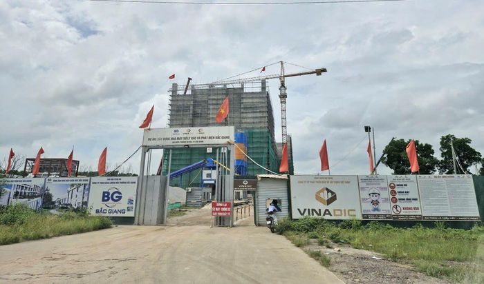 Dự án do Công ty TNHH Năng lượng môi trường Bắc Giang làm chủ đầu tư, thuộc nhóm A, là công trình hạ tầng kỹ thuật cấp đặc biệt.