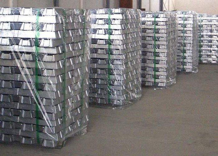 Cùng một nguồn tài nguyên nhưng khi nhôm được chế biến sâu hơn sẽ tạo ra giá trị kinh tế cao hơn rất nhiều. Ảnh Stavian