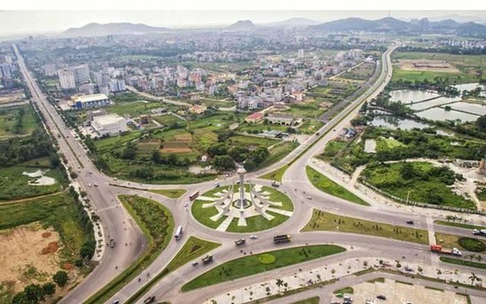 Hệ thống giao thông kết nối ngày càng hoàn thiện tạo động lực cho quá trình đô thị hóa.